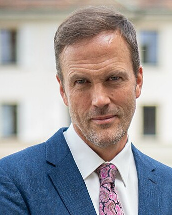 Dr Conrad   Hughes
